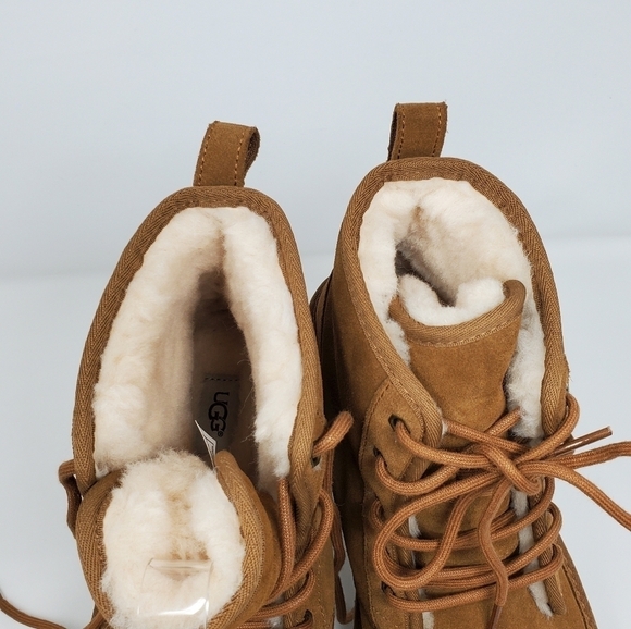 UGG Harkley 1016472 Men’s Chestnut Sheepskin Mid Top Casual Boots Size 5 New main image 4